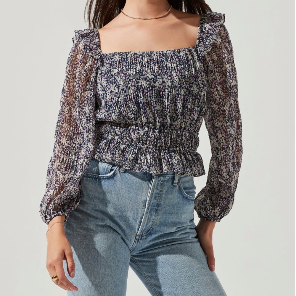 NWOT ASTR ELVA floral ruffle top